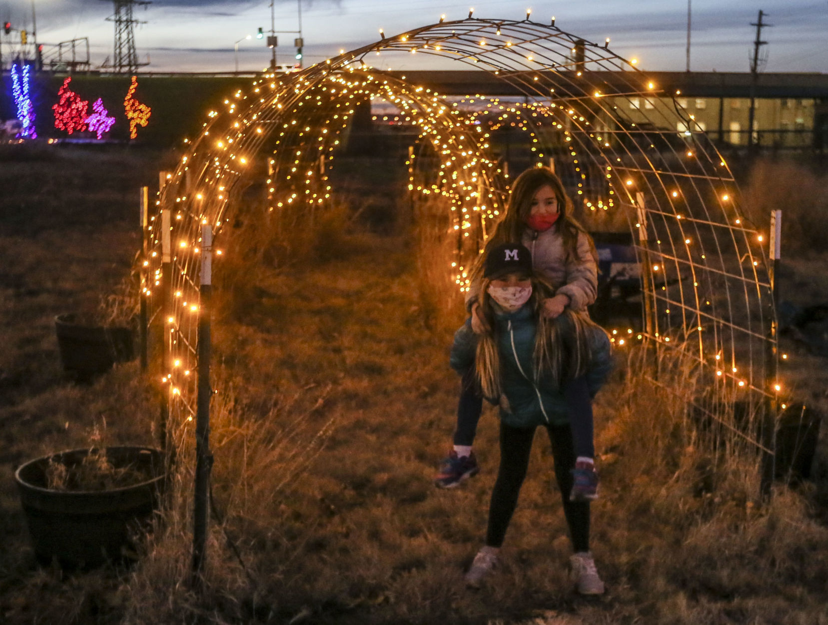 112120-qc-nws-lights-09.JPG